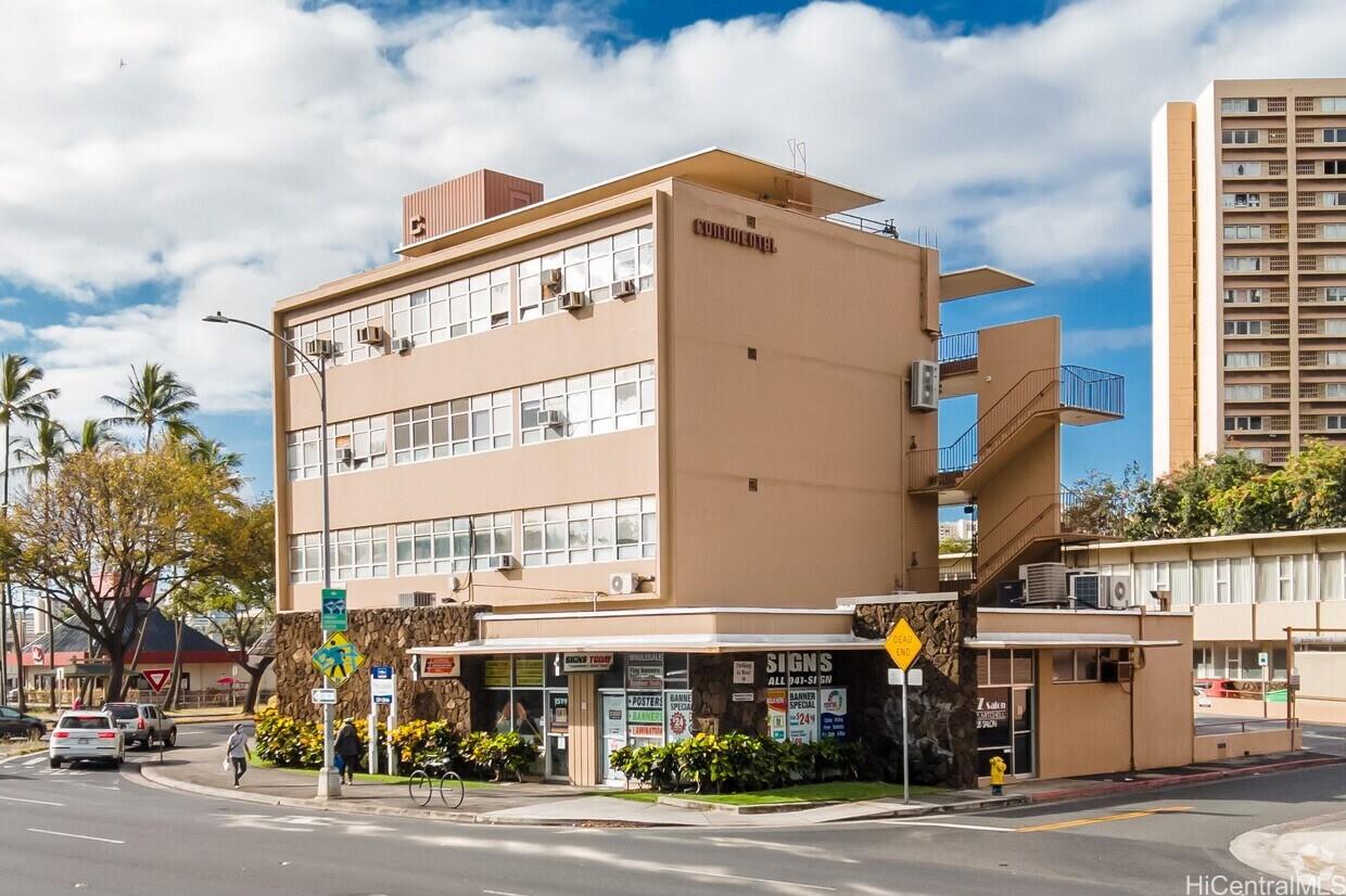 1521 Kalakaua Ave Honolulu - Rental - photo 2 of 12