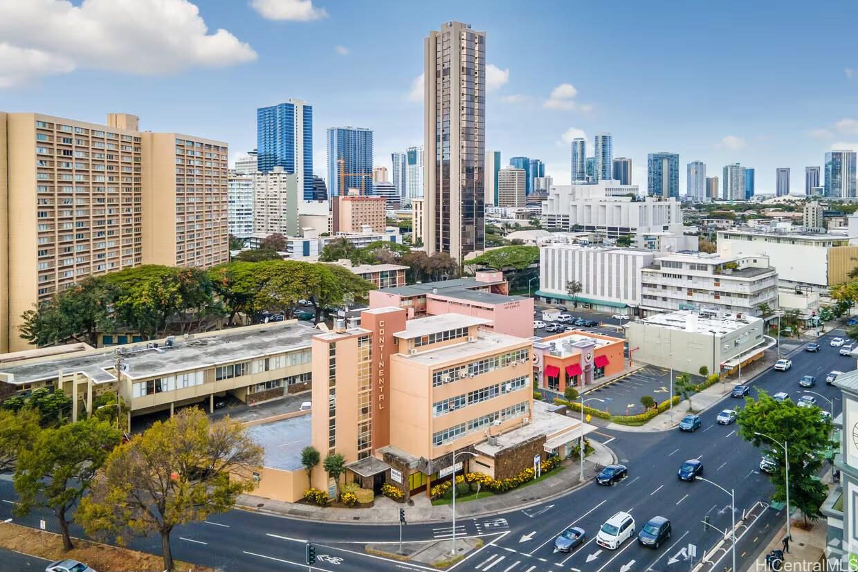 1521 Kalakaua Ave Honolulu - Rental - photo 3 of 12