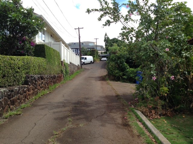 1522  Alewa Dr Alewa Heights, Honolulu home - photo 2 of 10