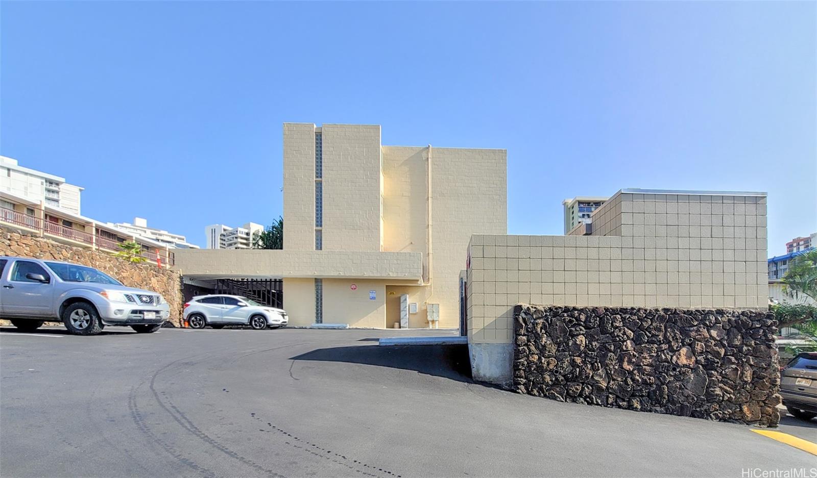 1524 Pensacola St Honolulu - Rental - photo 18 of 19