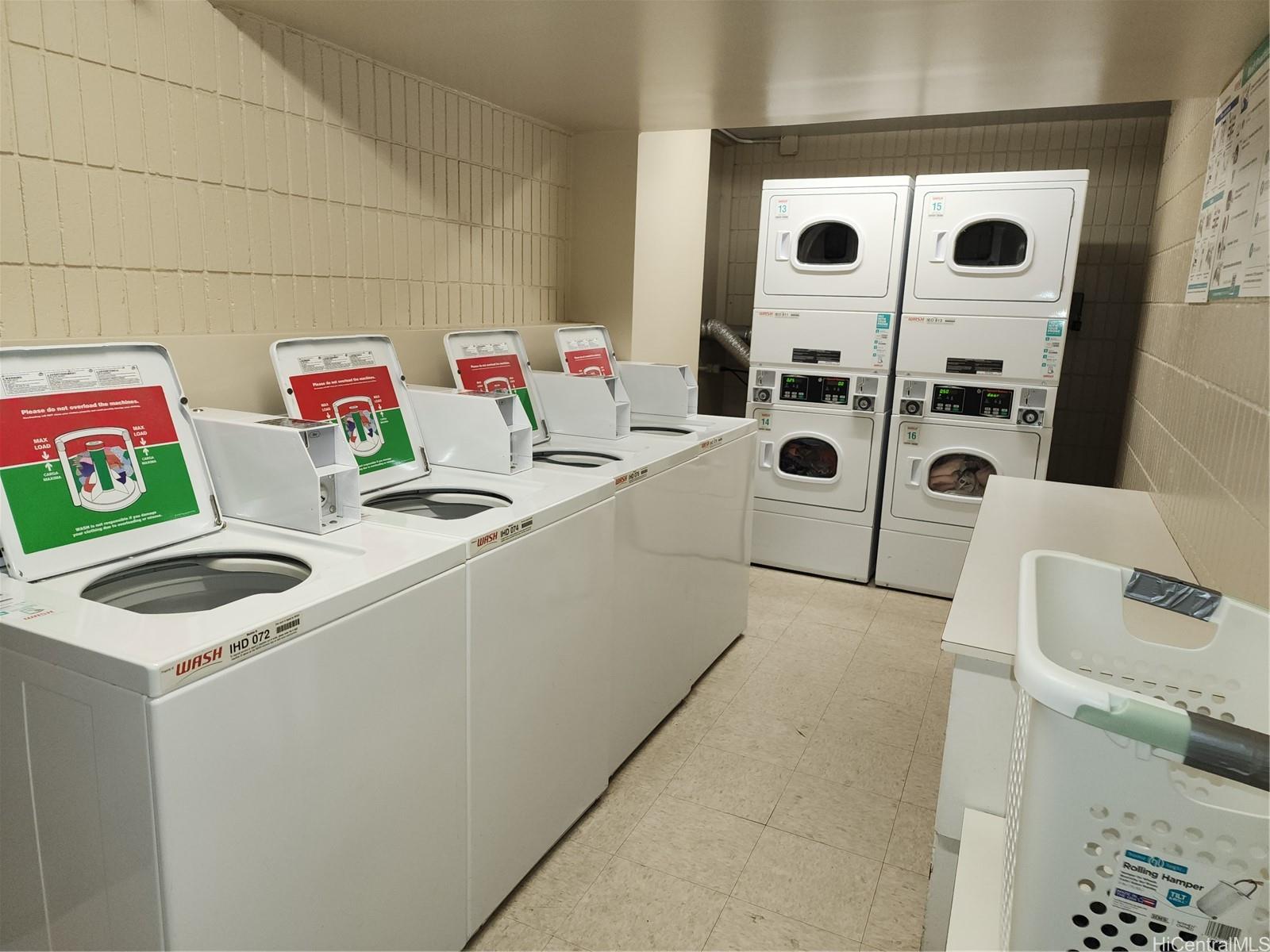 Pensacola Gardens condo # 210, Honolulu, Hawaii - photo 10 of 11