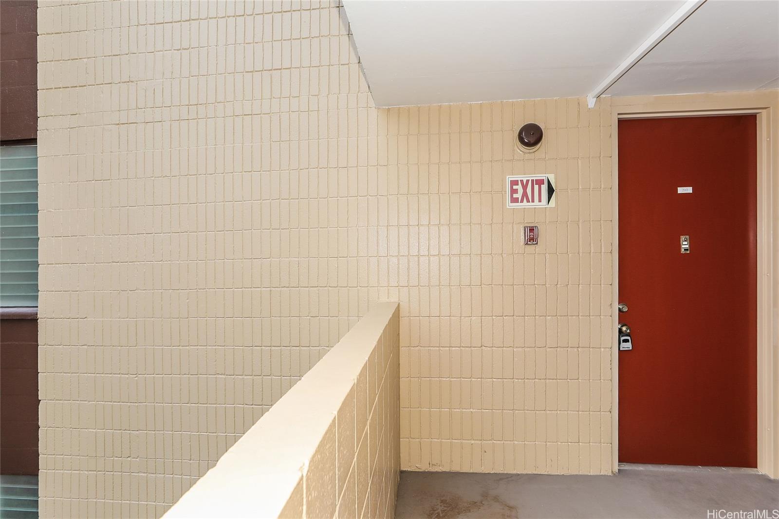 Pensacola Gardens condo # 210, Honolulu, Hawaii - photo 2 of 25