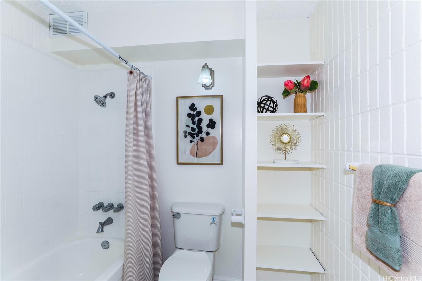 Pensacola Gardens condo # 210, Honolulu, Hawaii - photo 12 of 25