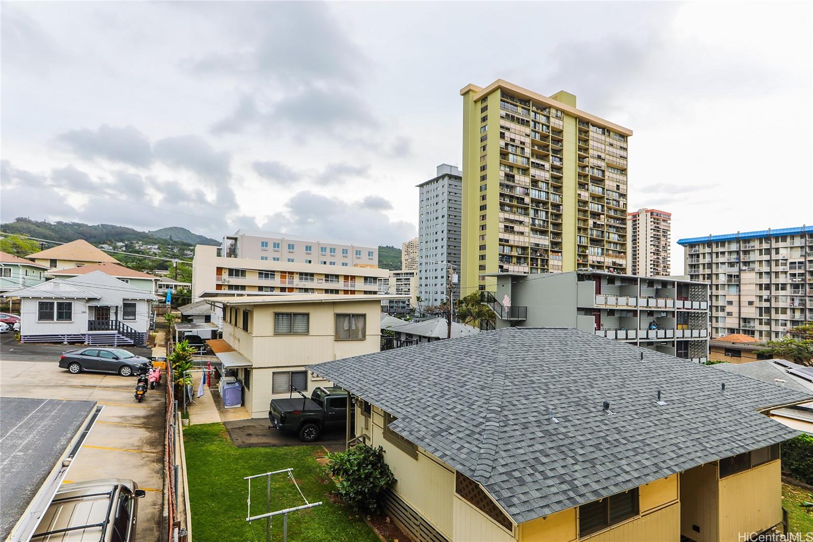 Pensacola Gardens condo # 210, Honolulu, Hawaii - photo 17 of 25
