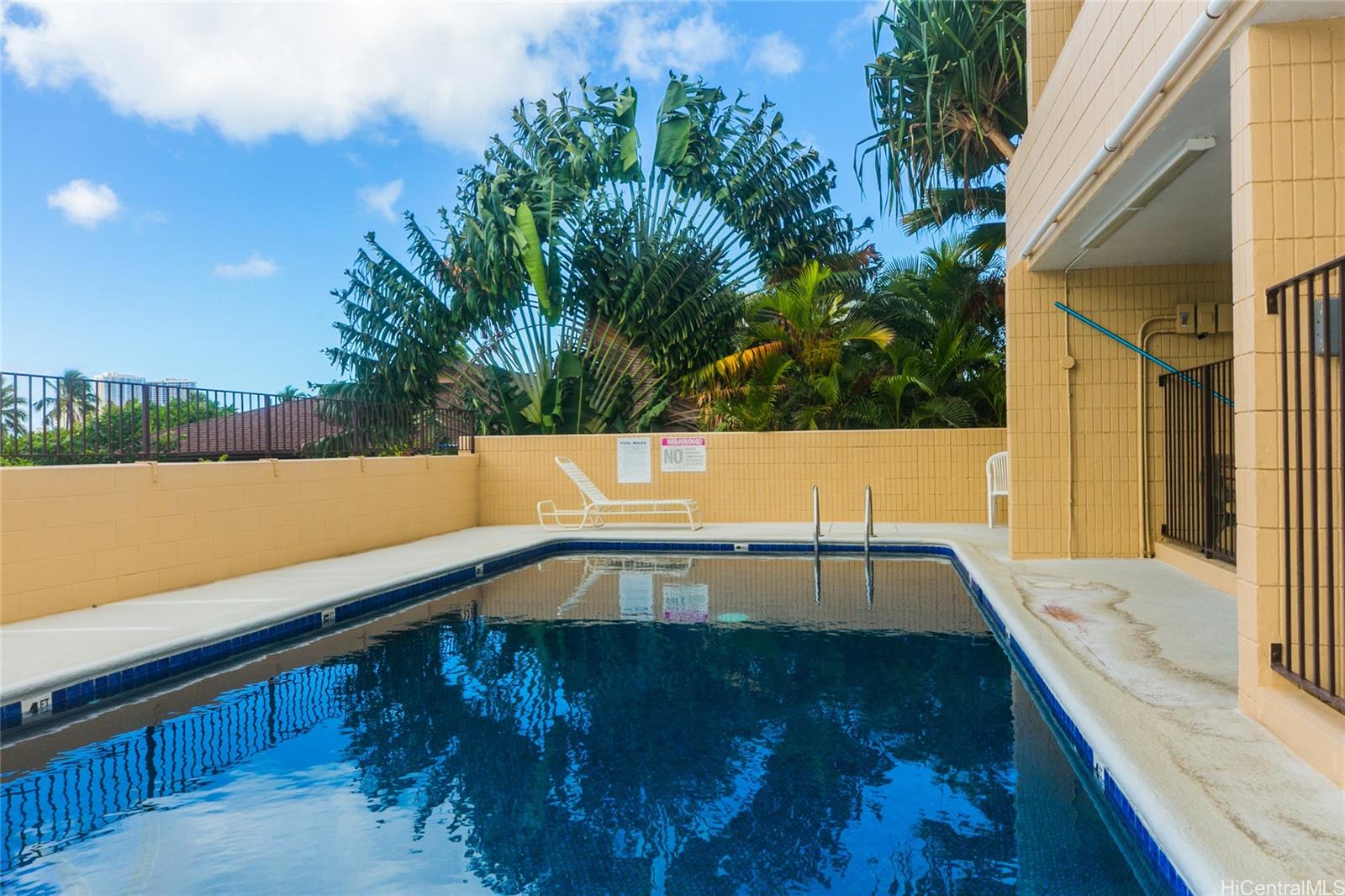 Pensacola Gardens condo # 210, Honolulu, Hawaii - photo 23 of 25