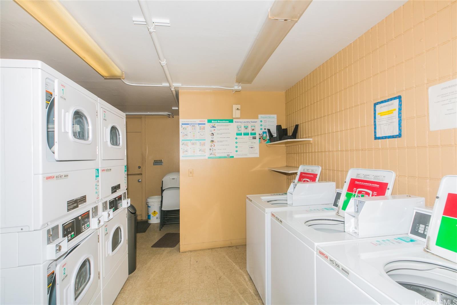 Pensacola Gardens condo # 210, Honolulu, Hawaii - photo 24 of 25