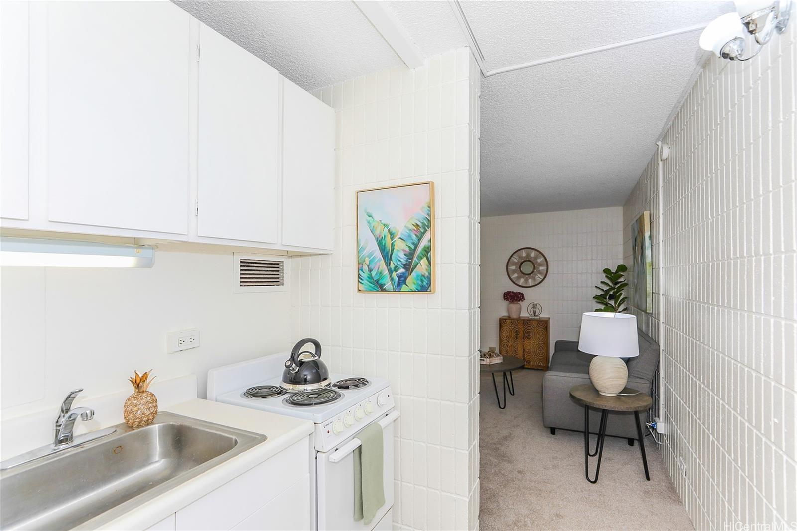 Pensacola Gardens condo # 210, Honolulu, Hawaii - photo 4 of 25