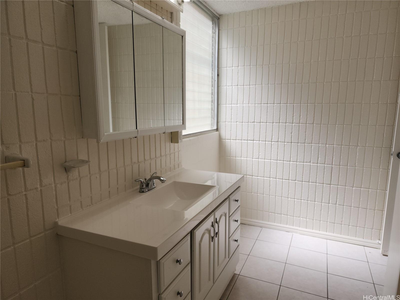 Pensacola Gardens condo # 210, Honolulu, Hawaii - photo 9 of 11