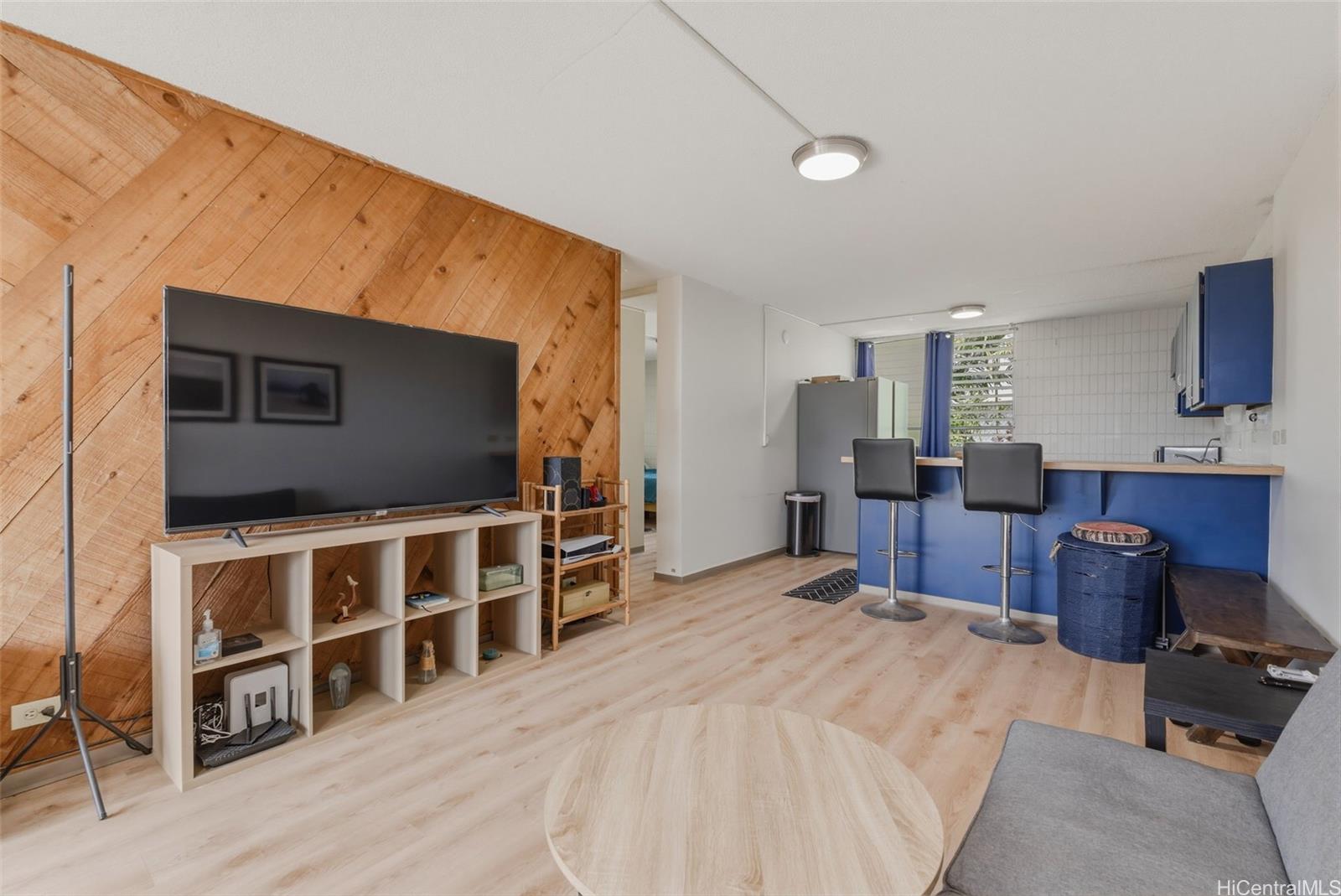 Pensacola Gardens condo # 318, Honolulu, Hawaii - photo 3 of 18