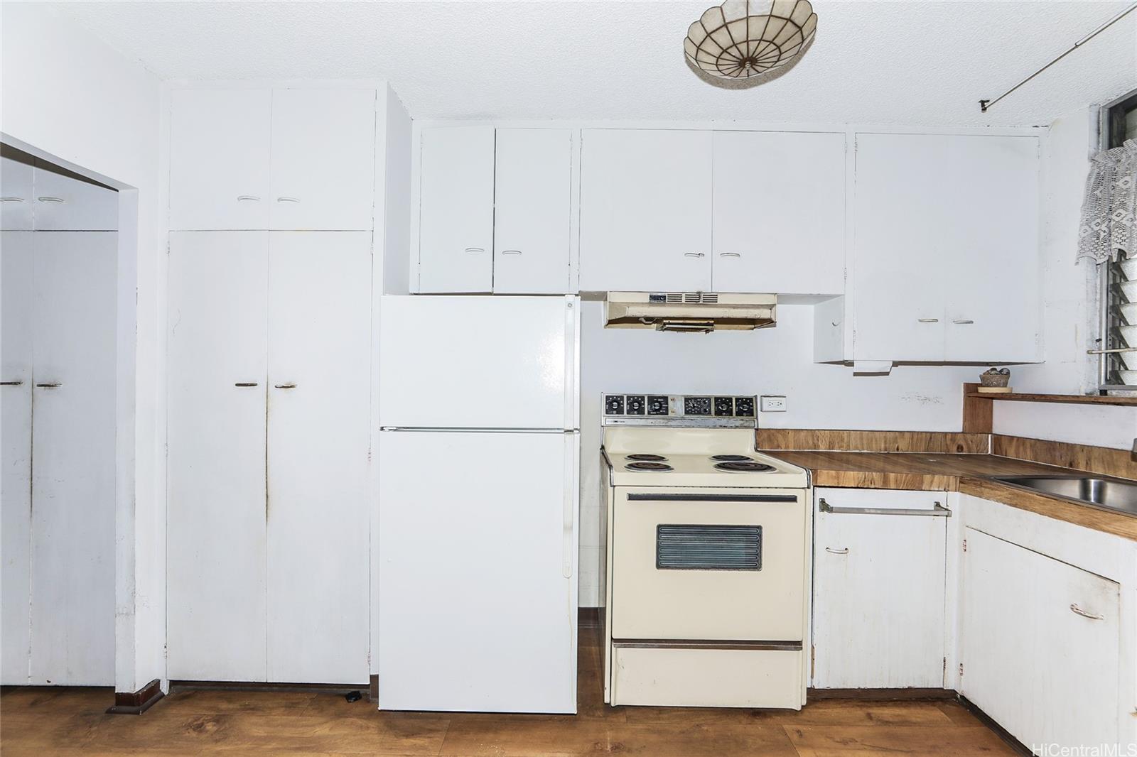 1525 Pensacola condo # 302, Honolulu, Hawaii - photo 12 of 24