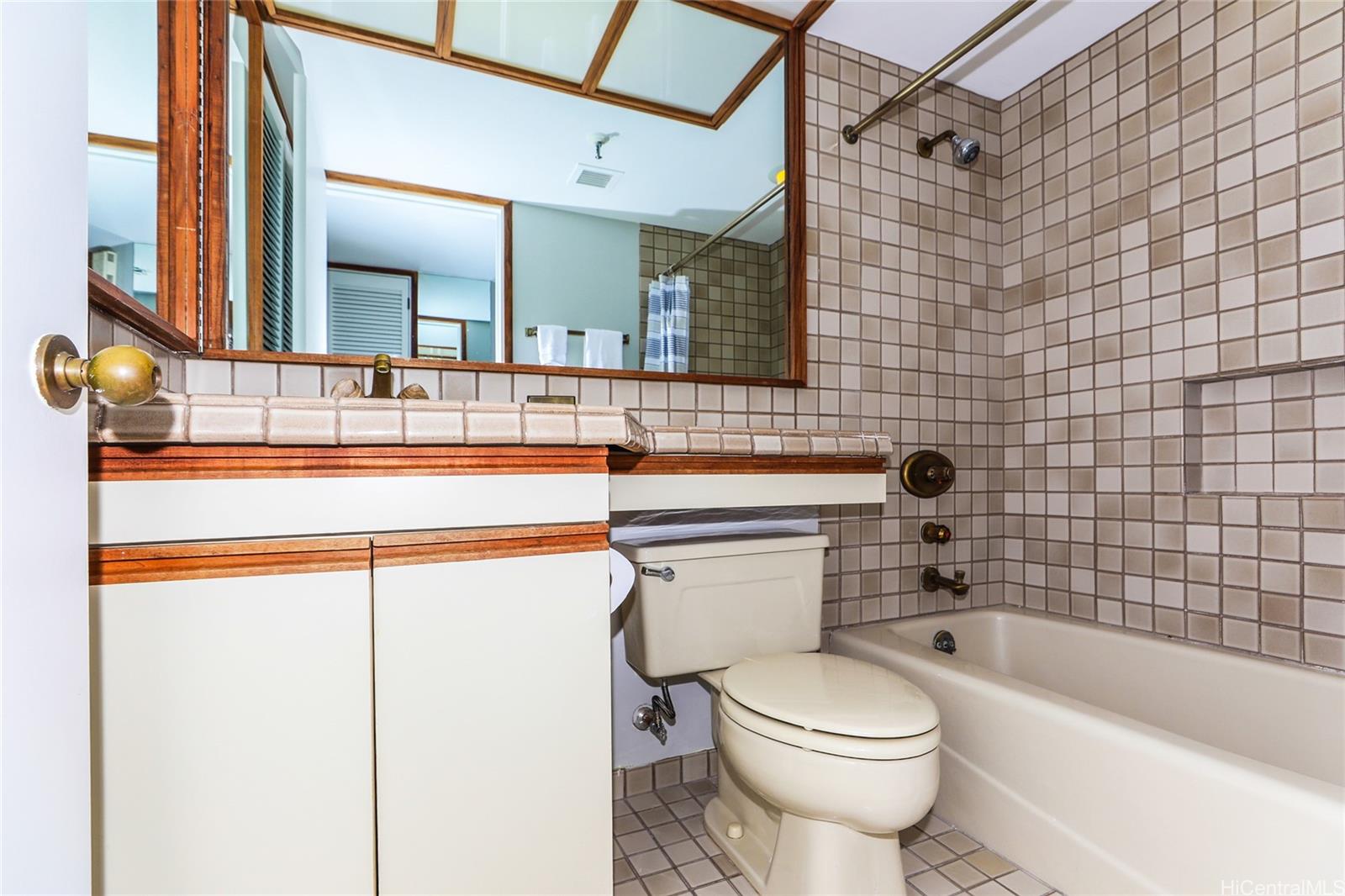 Punahou Cliffs condo # 1005, Honolulu, Hawaii - photo 16 of 25