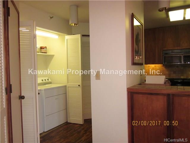 1525 Wilder Ave Honolulu - Rental - photo 5 of 10