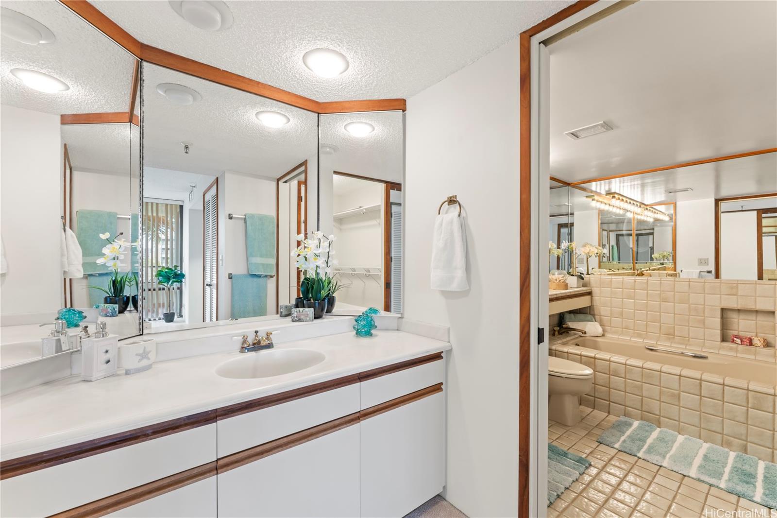 Punahou Cliffs condo # 401, Honolulu, Hawaii - photo 19 of 25