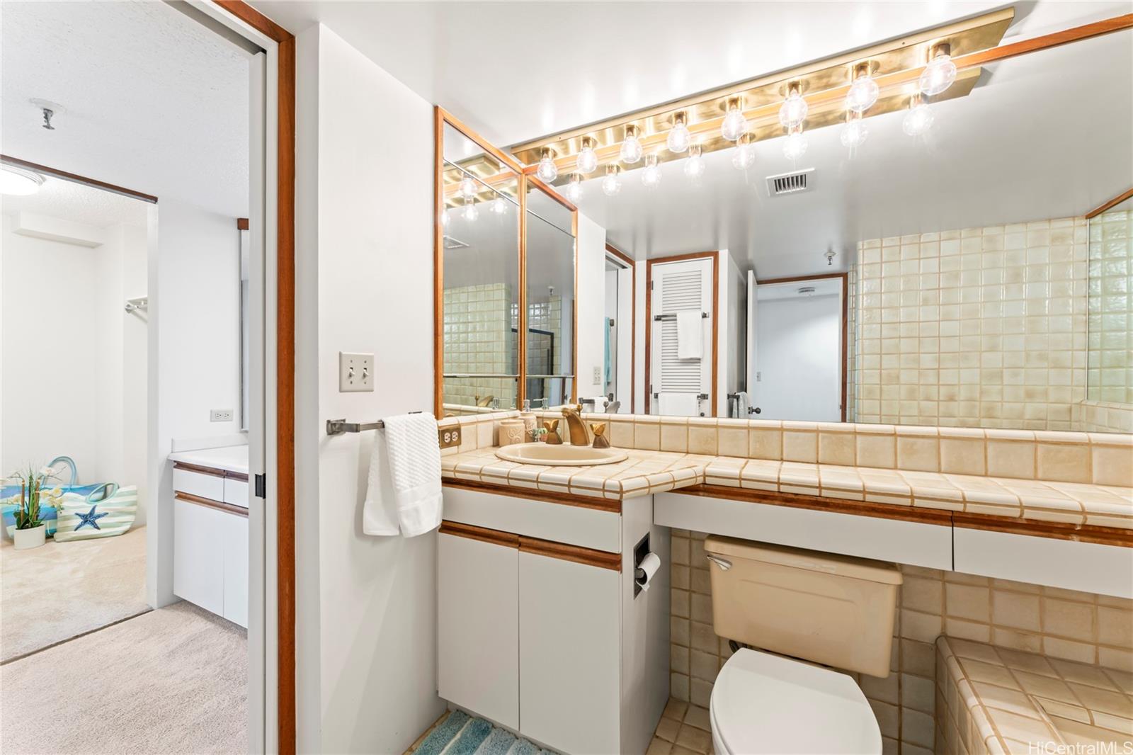 Punahou Cliffs condo # 401, Honolulu, Hawaii - photo 21 of 25