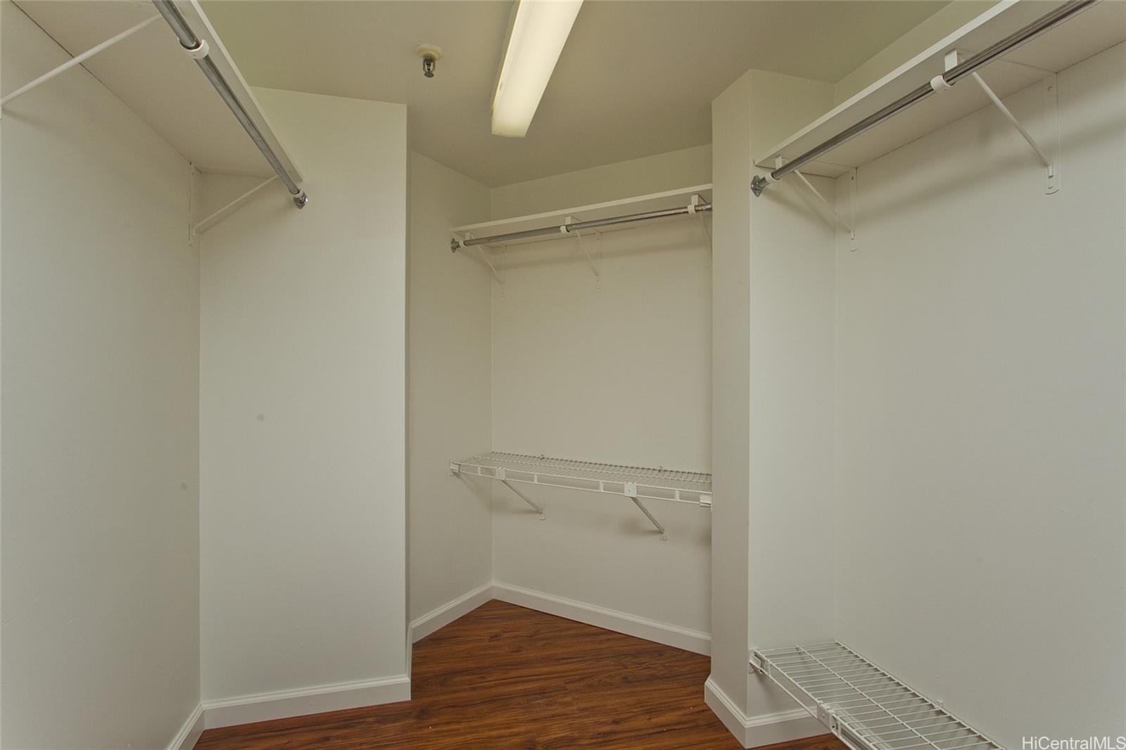 1525 Wilder Ave Honolulu - Rental - photo 14 of 18