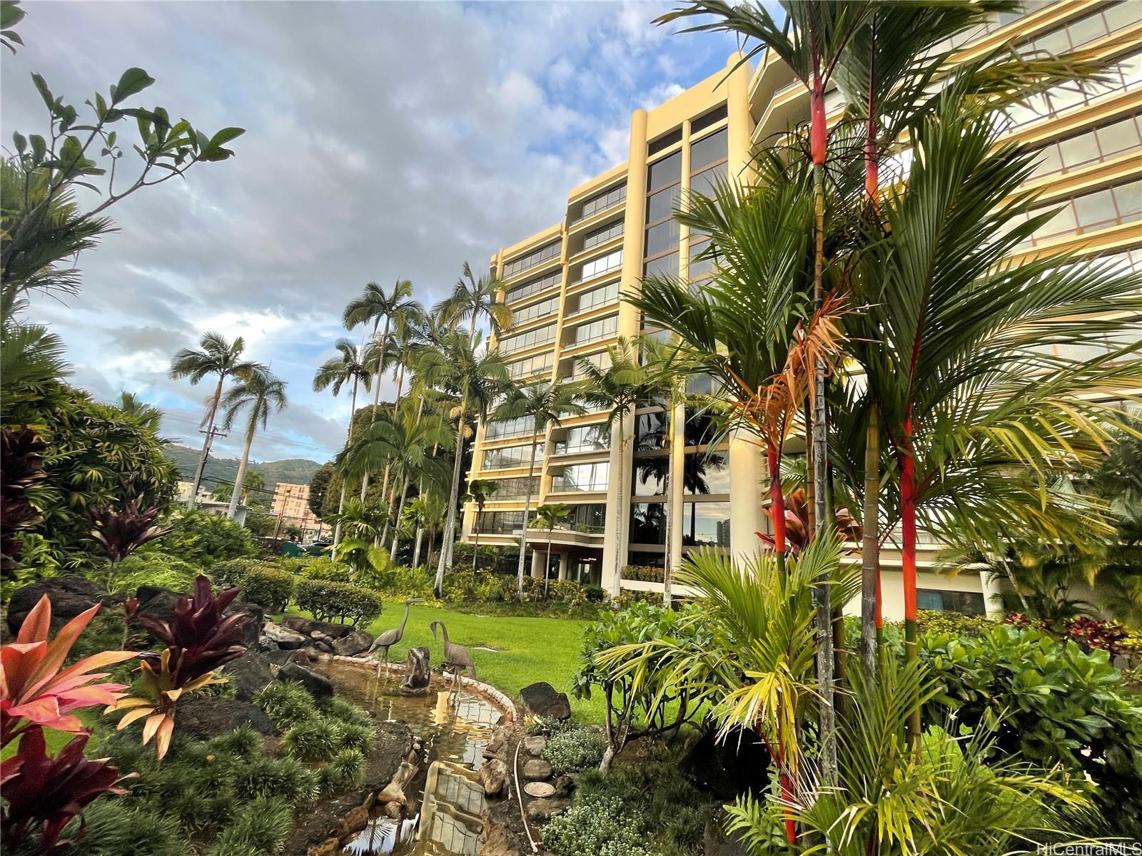 1525 Wilder Ave 906 Honolulu - Hawaii Rental Punahou Cliffs