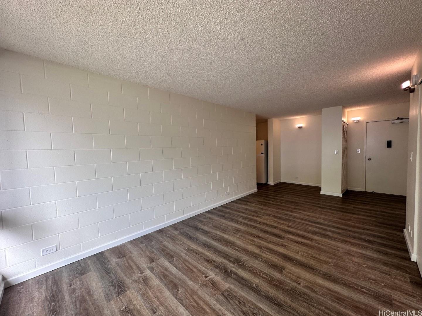 1528 Emerson St Honolulu - Rental - photo 5 of 7