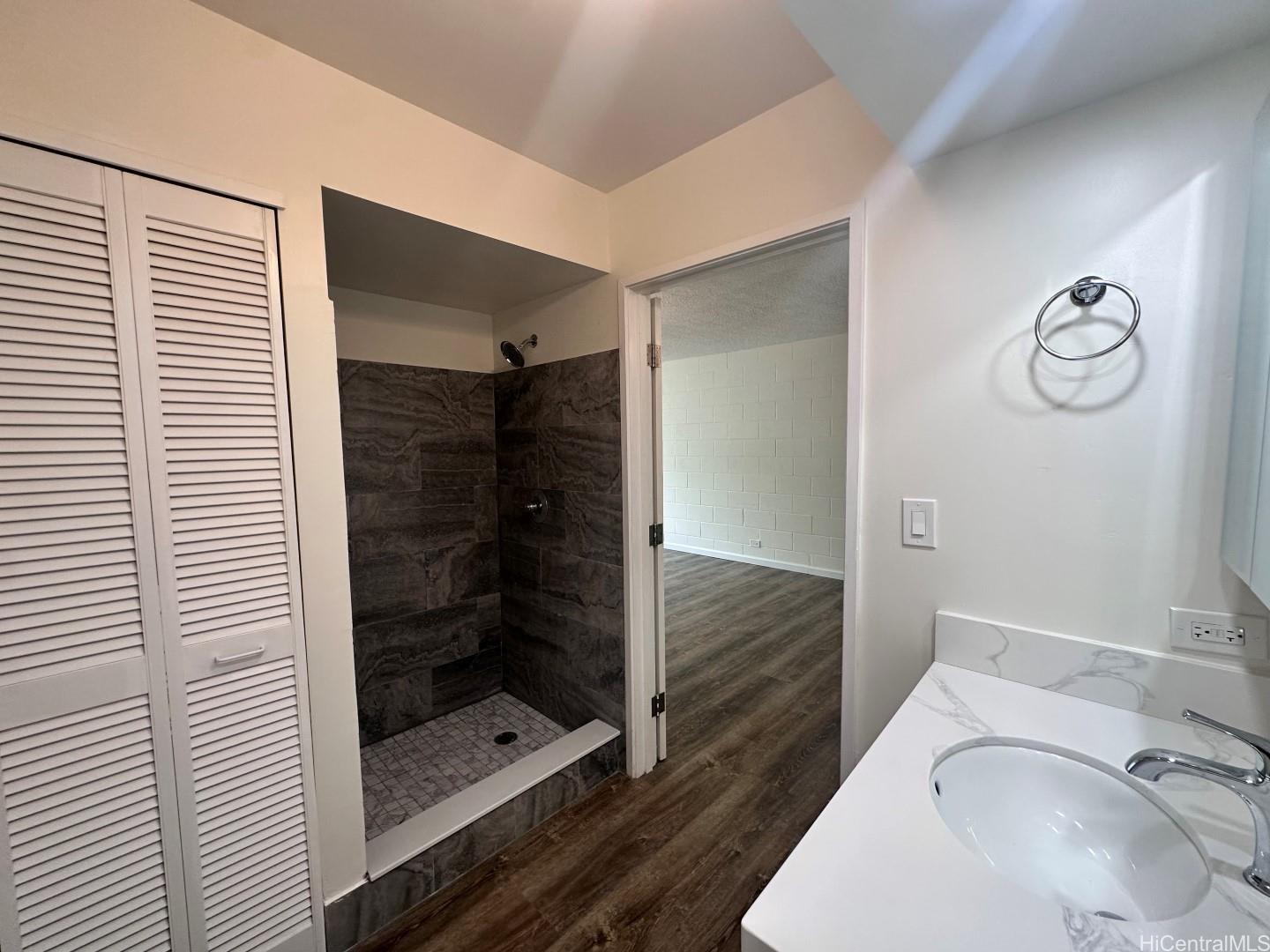 1528 Emerson St Honolulu - Rental - photo 7 of 7