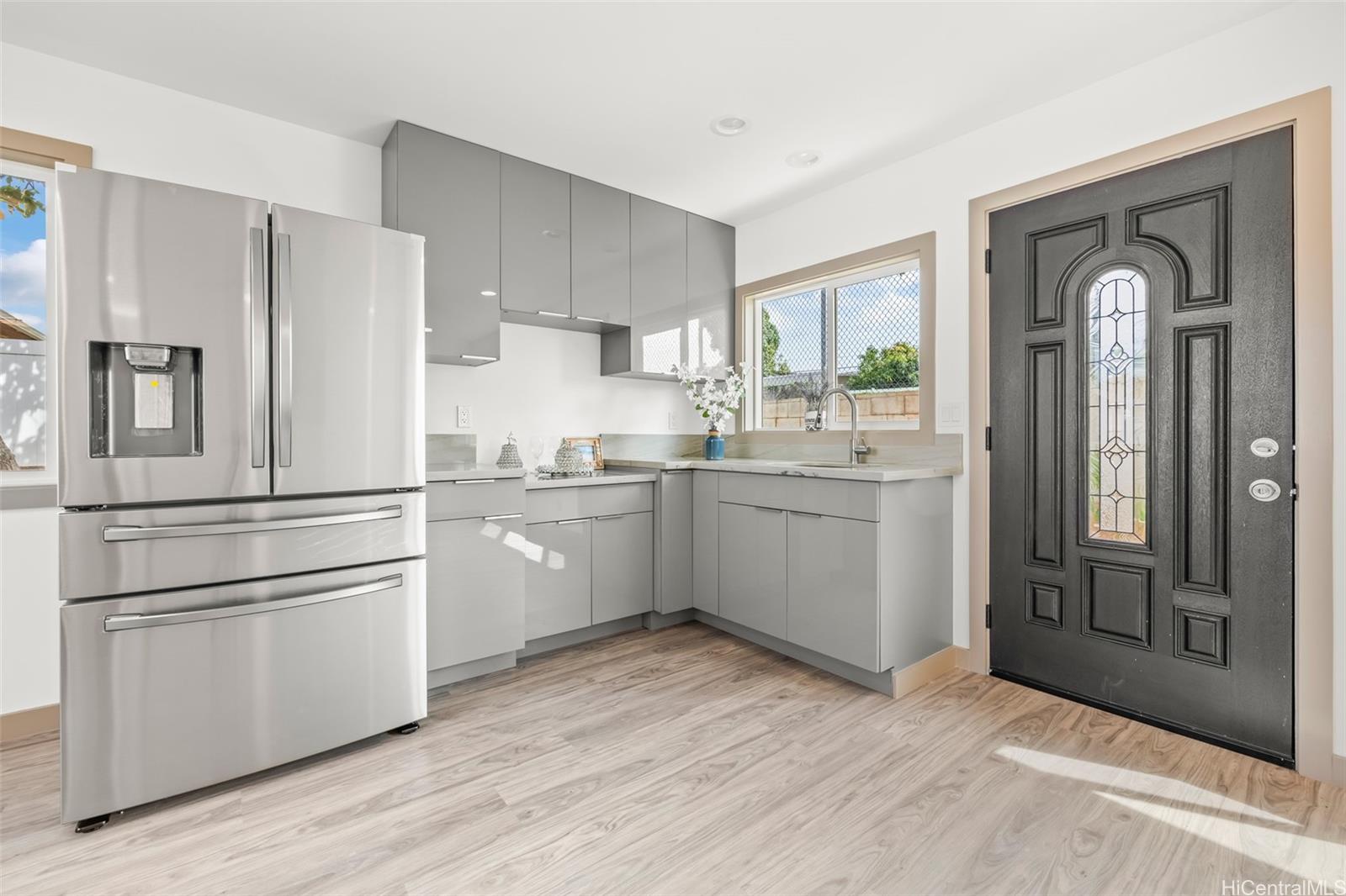 1528  Hooli Circle Pearl City-upper, PearlCity home - photo 3 of 24