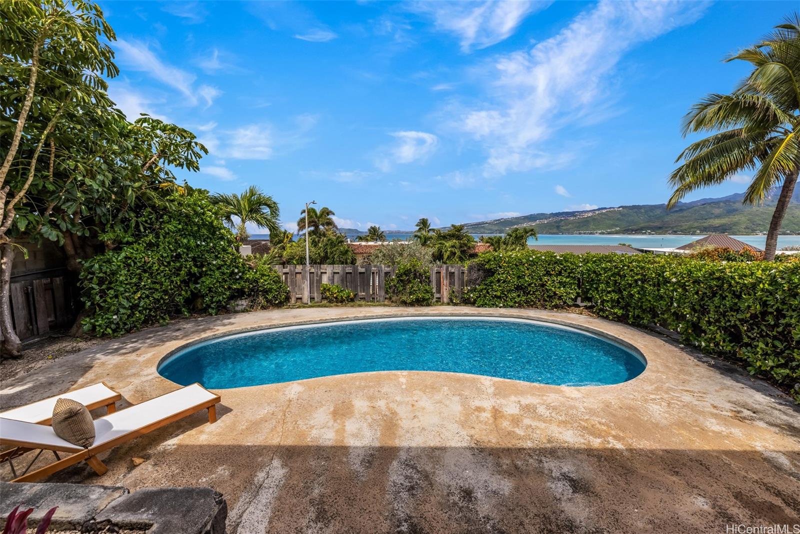 153  Hanapepe Loop Koko Kai, Hawaii Kai home - photo 2 of 22