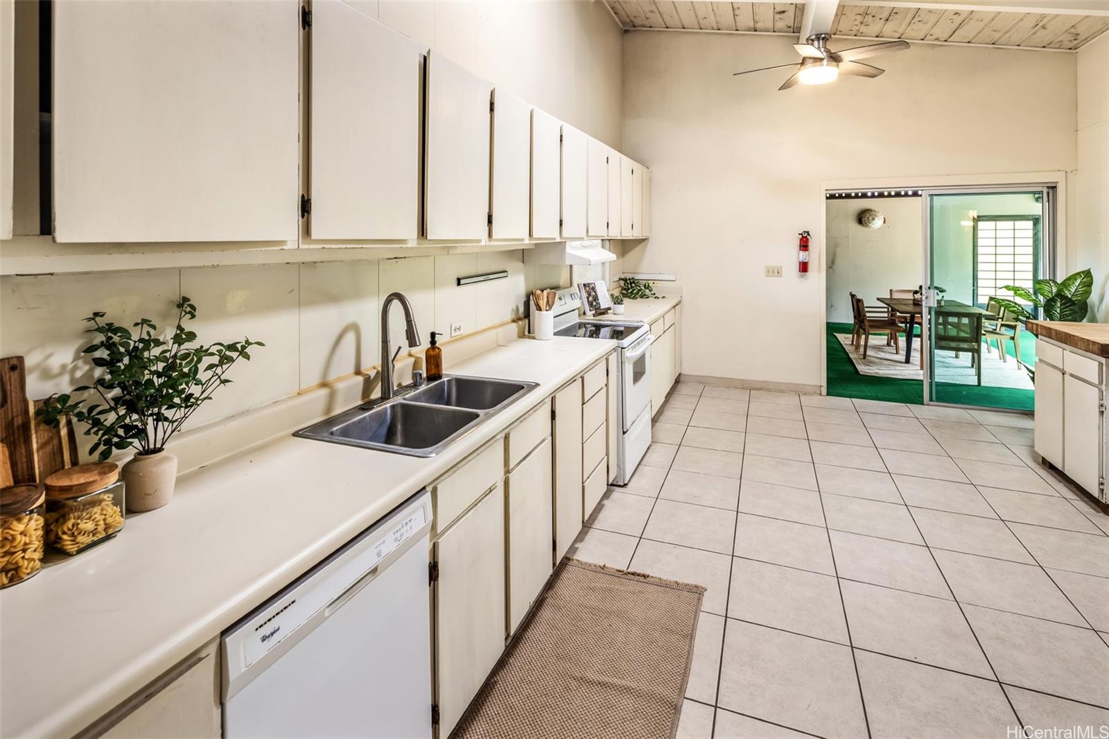 153  Hanapepe Loop Koko Kai, Hawaii Kai home - photo 18 of 22