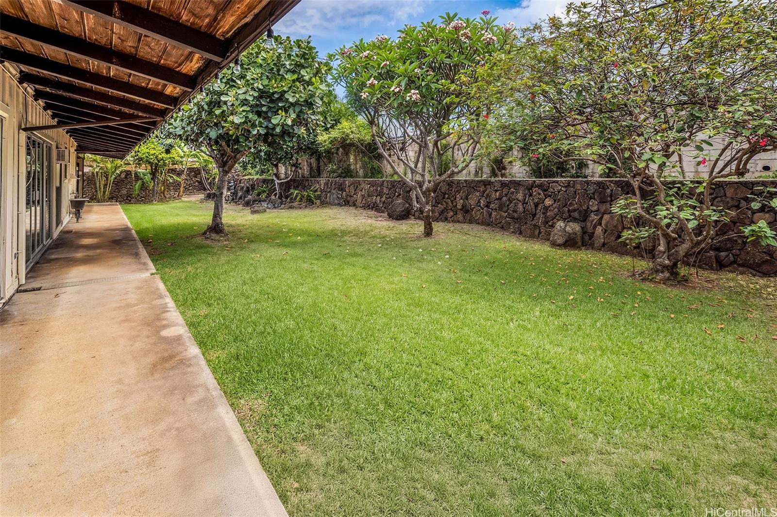 153  Hanapepe Loop Koko Kai, Hawaii Kai home - photo 20 of 22