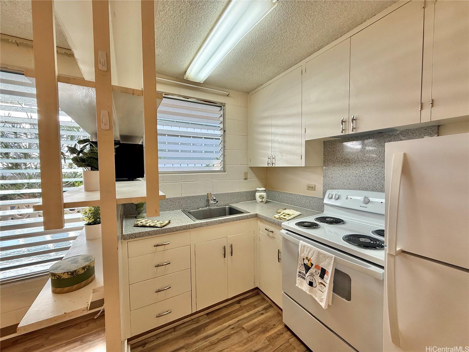 Punahou Park Place condo # 206, Honolulu, Hawaii - photo 5 of 17