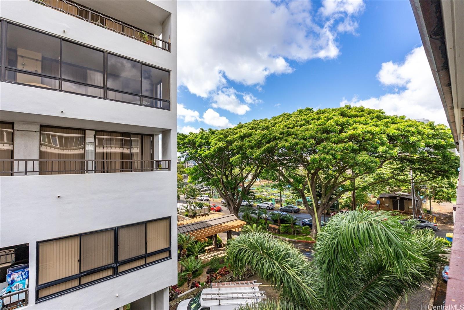 Punahou Park Place condo # 406, Honolulu, Hawaii - photo 17 of 25