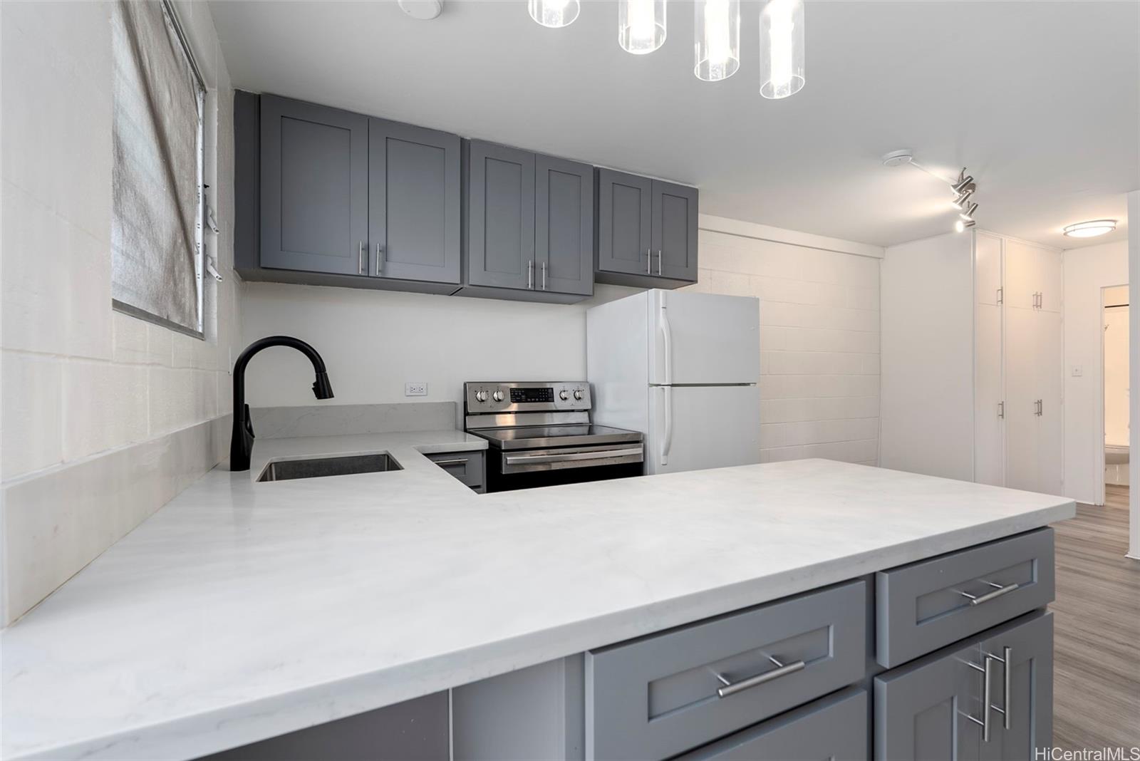 Punahou Park Place condo # 406, Honolulu, Hawaii - photo 9 of 25