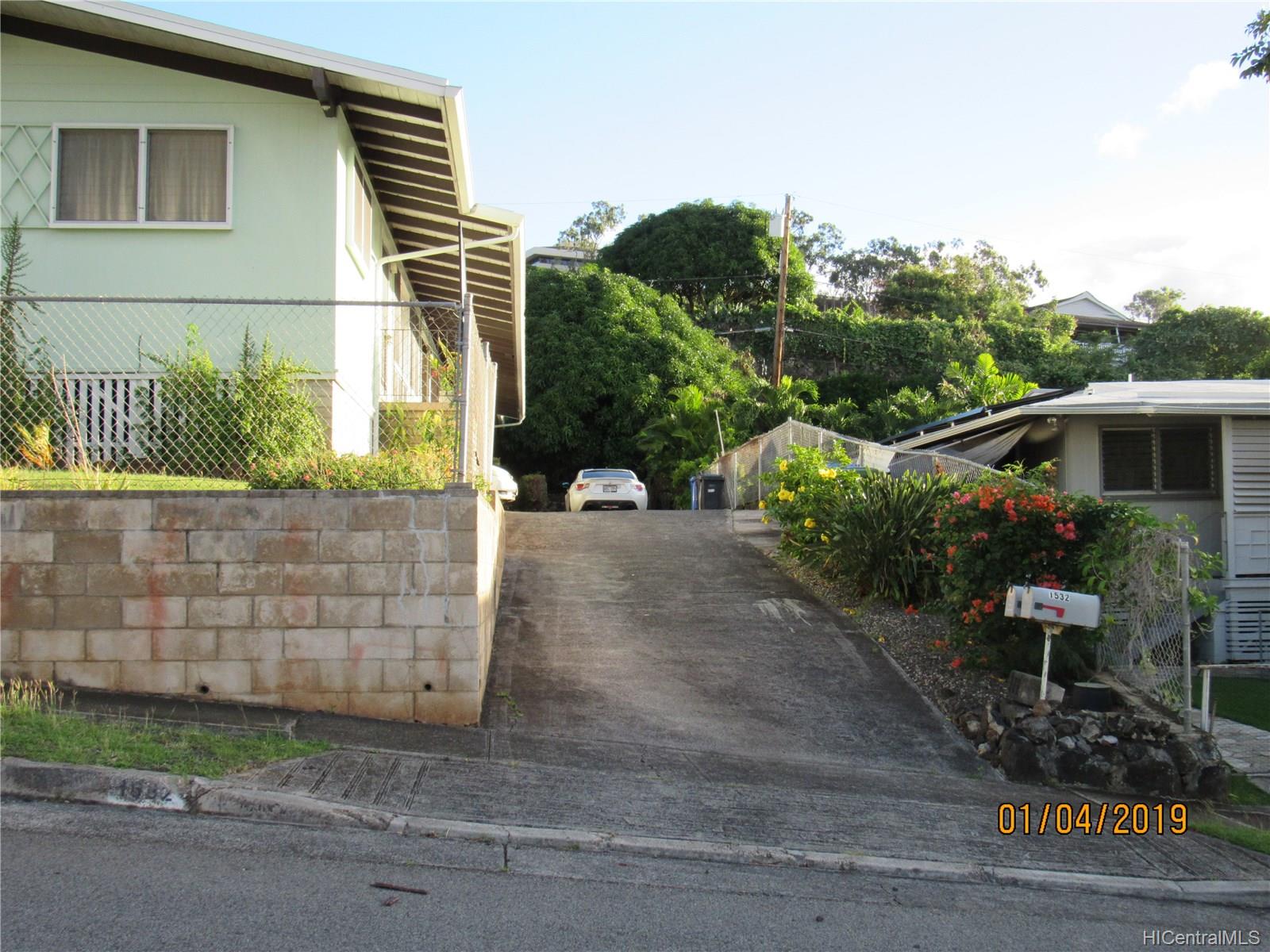 1532  Hanai Loop Kamehameha Heights, Honolulu home - photo 3 of 15