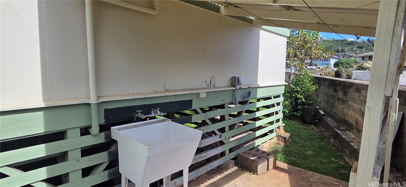 1533 Palolo Ave Honolulu - Rental - photo 14 of 15