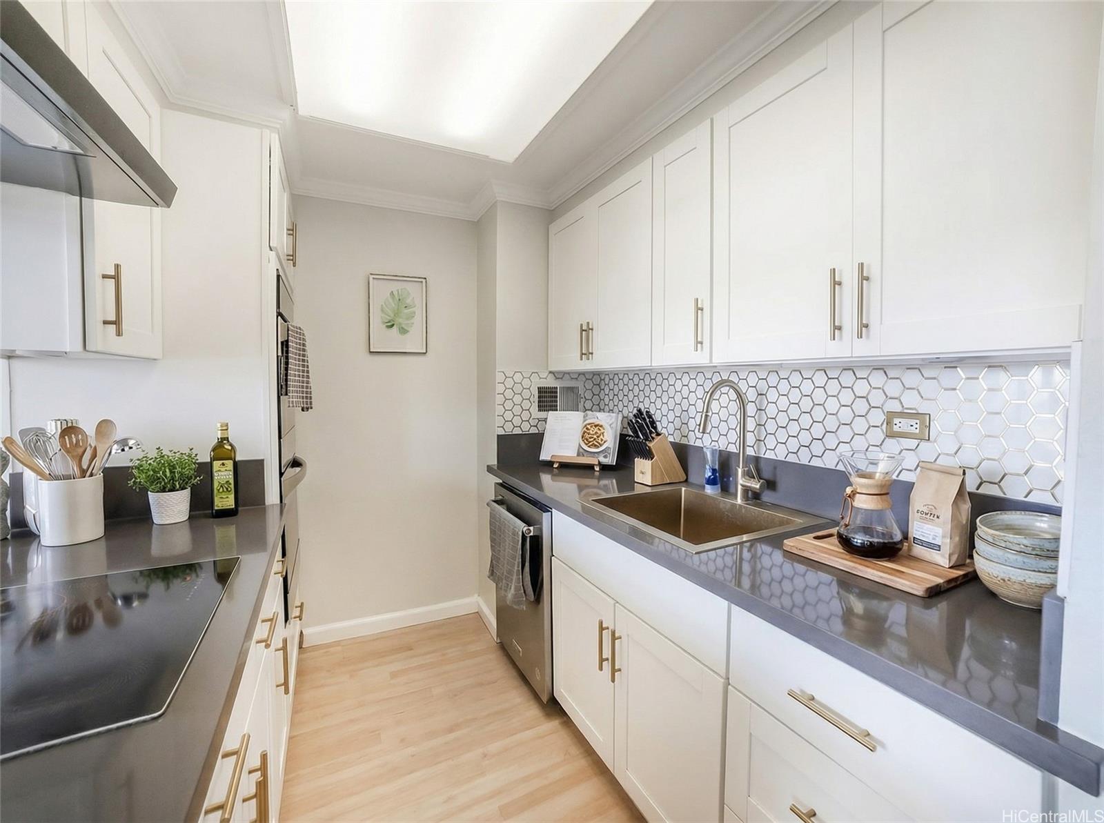 Village Maluhia condo # 1002, Honolulu, Hawaii - photo 3 of 23