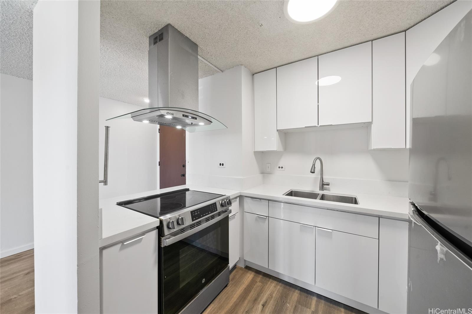 Village Maluhia condo # 208, Honolulu, Hawaii - photo 3 of 12