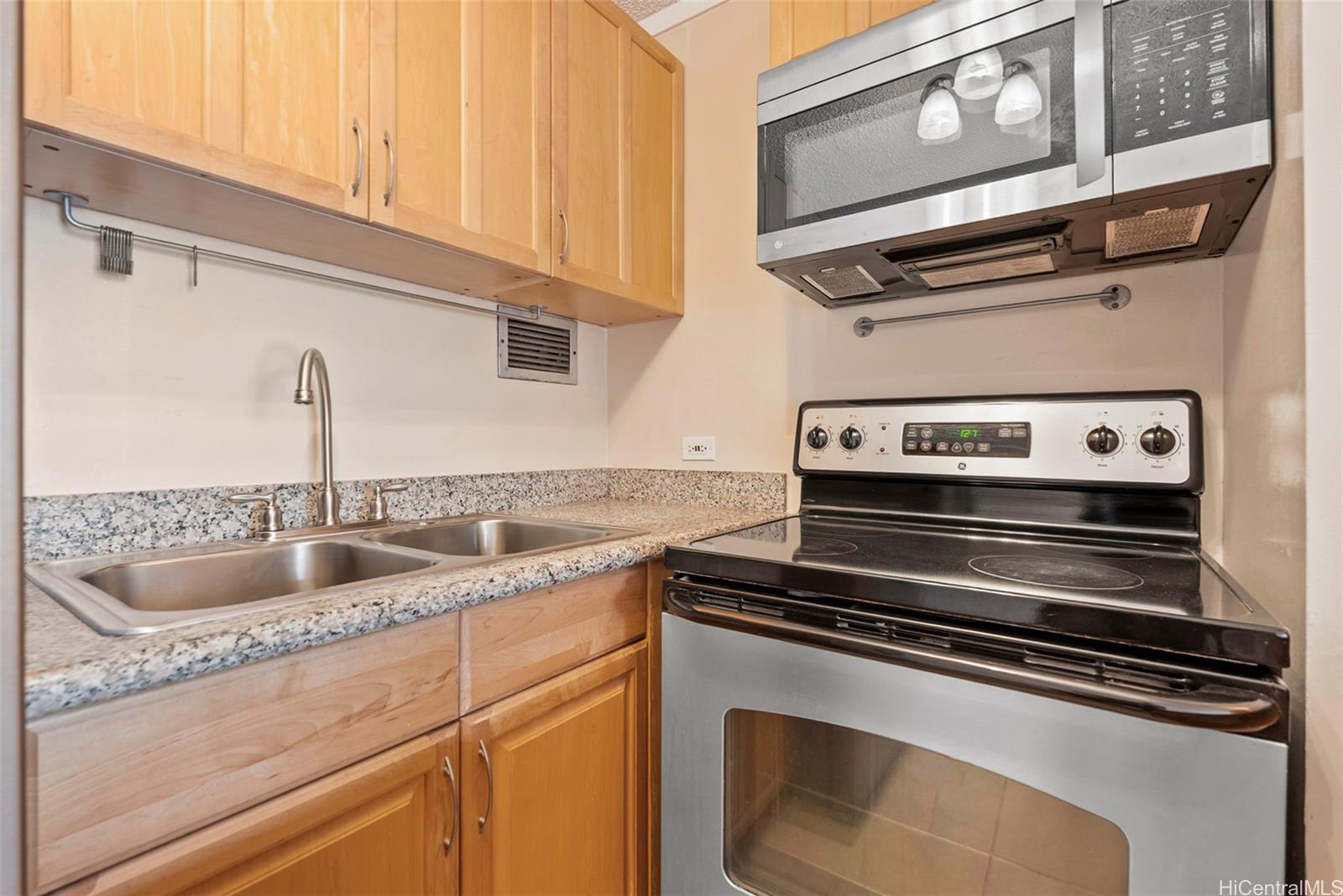 Village Maluhia condo # 301, Honolulu, Hawaii - photo 5 of 21