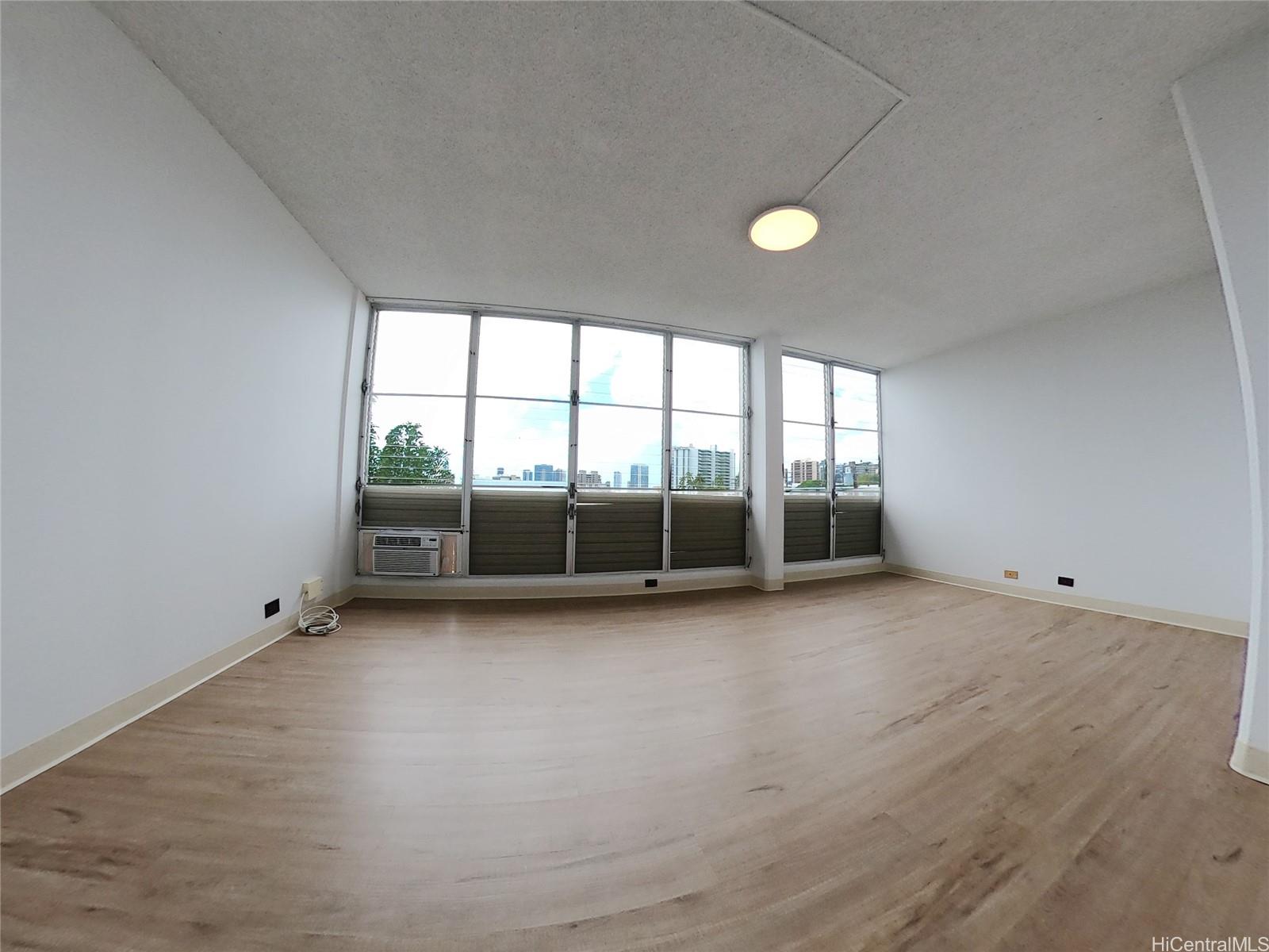 1535 Pensacola St Honolulu - Rental - photo 3 of 8