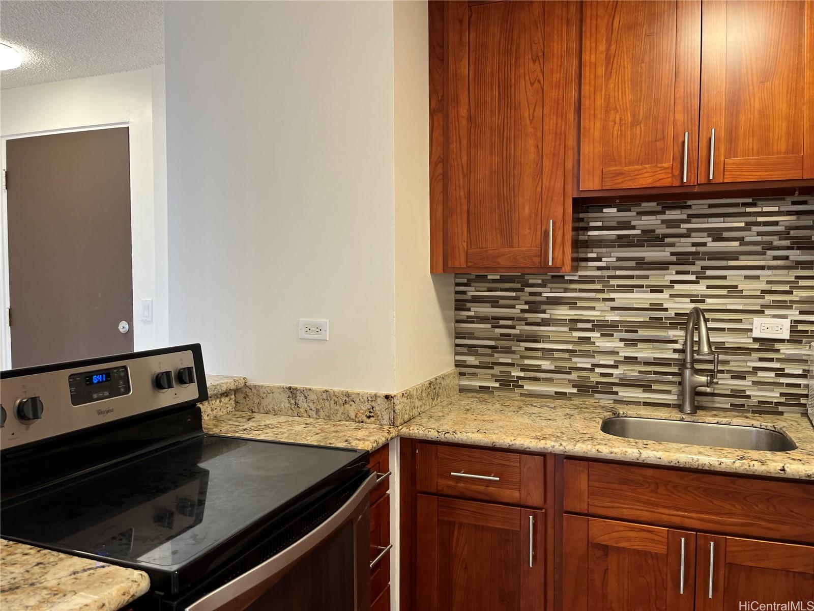 1535 Pensacola St Honolulu - Rental - photo 2 of 19