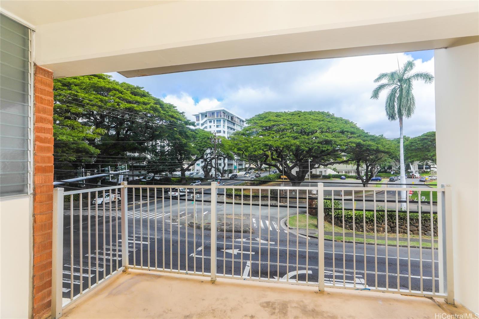 Punahou Wilder condo # 302, Honolulu, Hawaii - photo 4 of 23