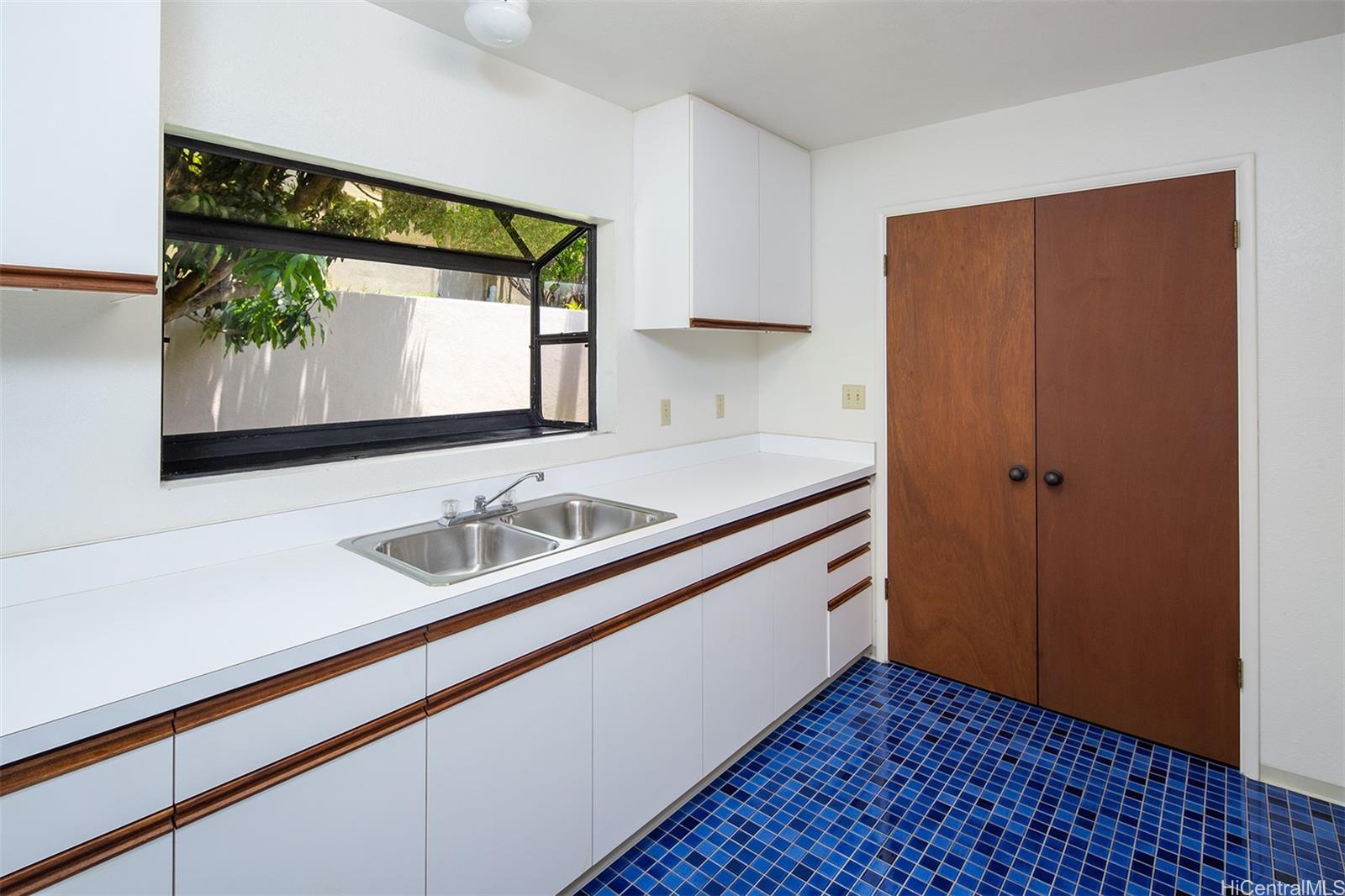 154 Maono Place Honolulu - Rental - photo 21 of 25