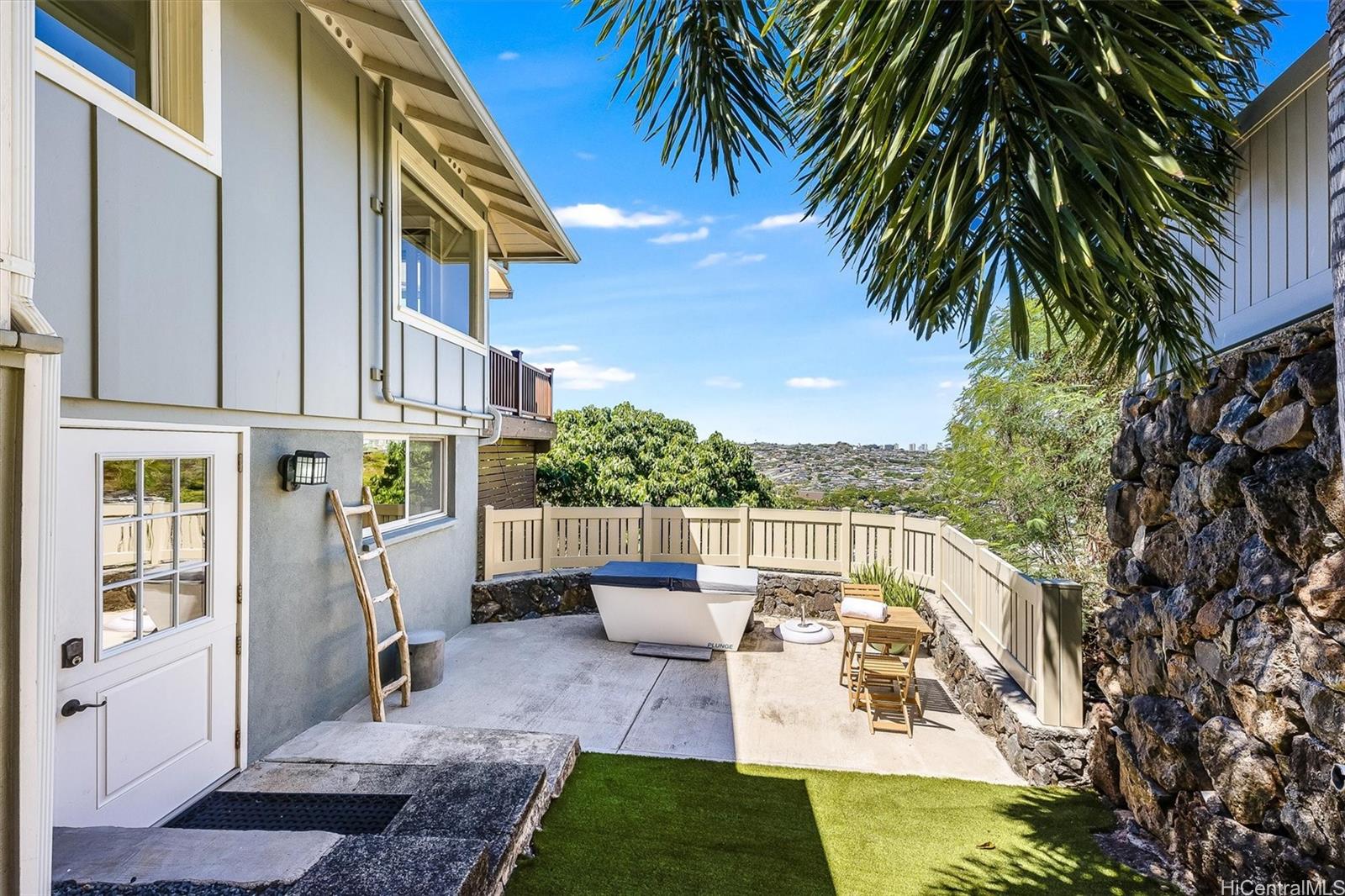 1540  Halekoa Drive Waialae Nui Rdge, Diamond Head home - photo 23 of 25