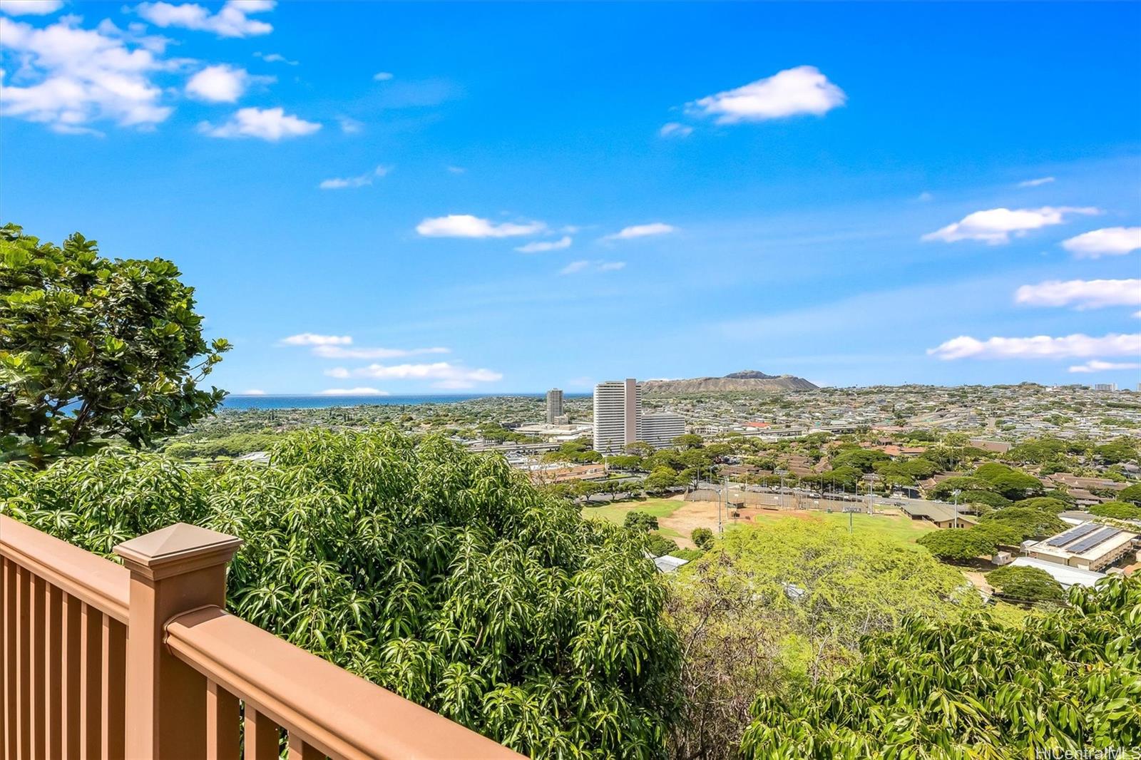 1540  Halekoa Drive Waialae Nui Rdge, Diamond Head home - photo 8 of 25