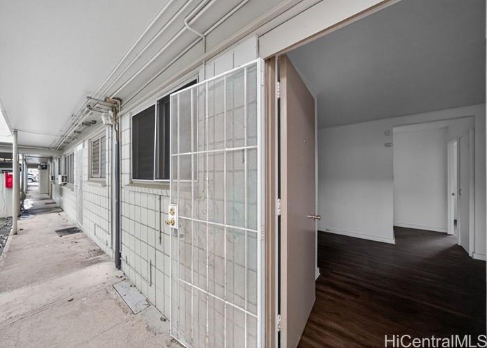 Carlton Place condo # B1, Honolulu, Hawaii - photo 7 of 24