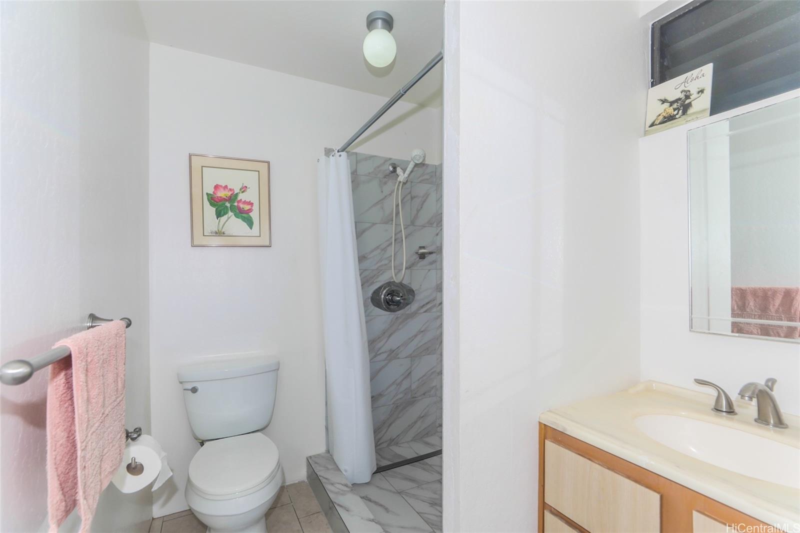 Carlton Place 1 condo # C/3, Honolulu, Hawaii - photo 17 of 25