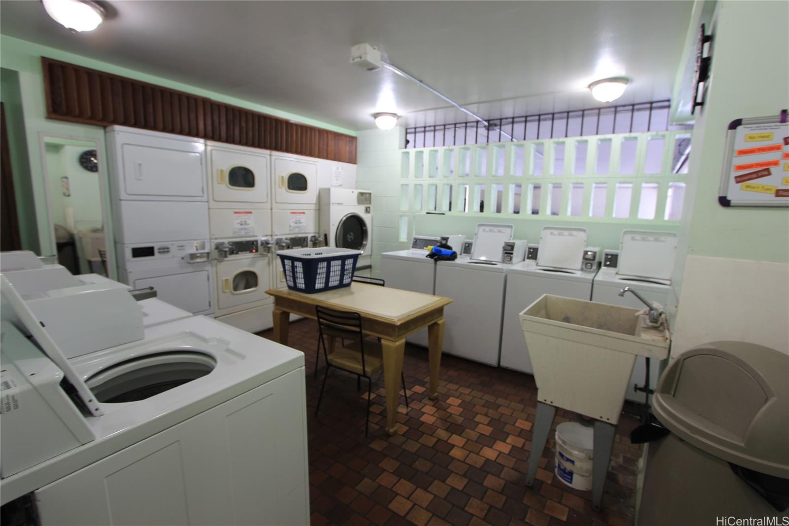 Punahou Royale condo # 1006, Honolulu, Hawaii - photo 10 of 12