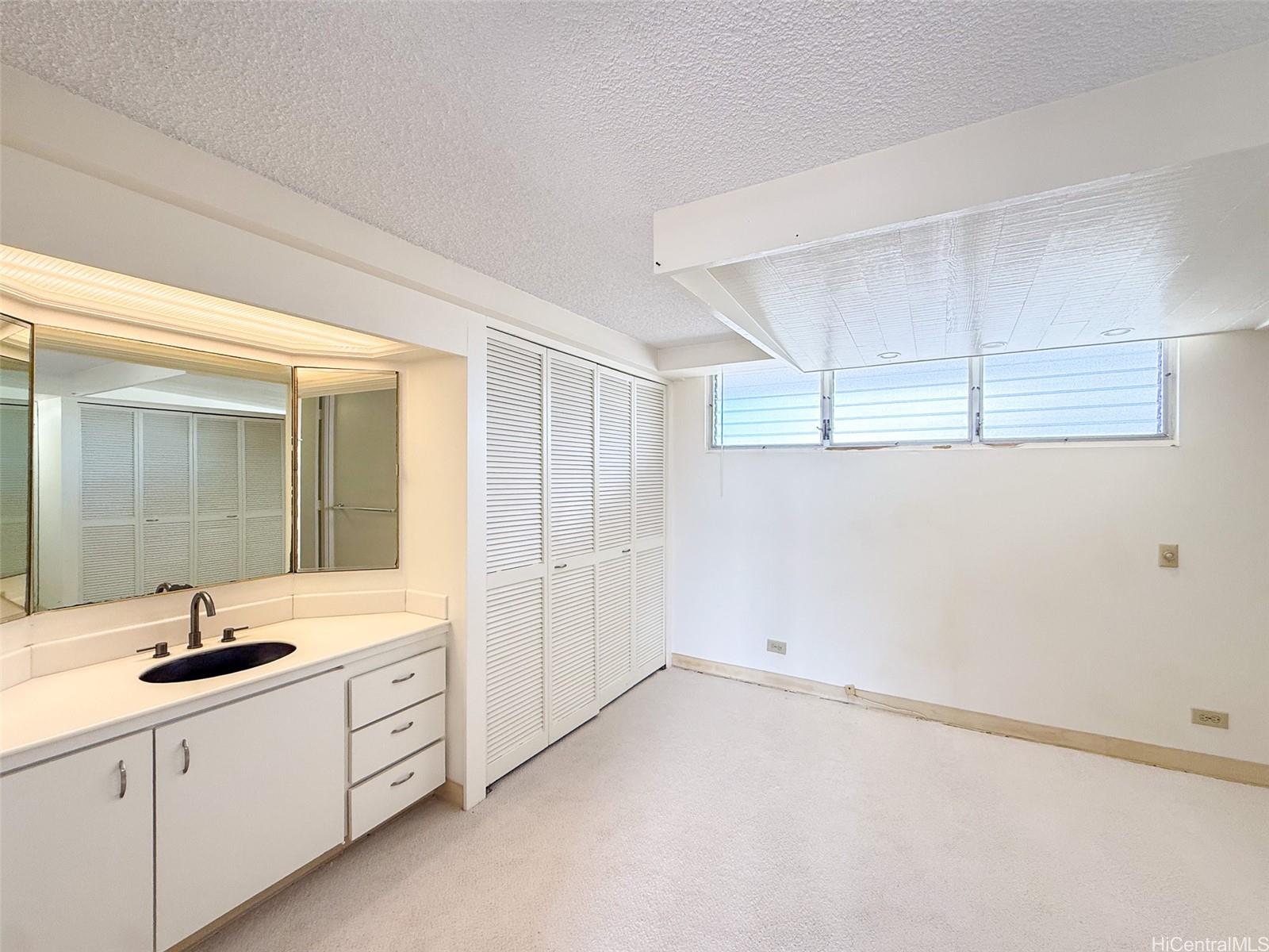 Punahou Royale condo # PH1, Honolulu, Hawaii - photo 11 of 25