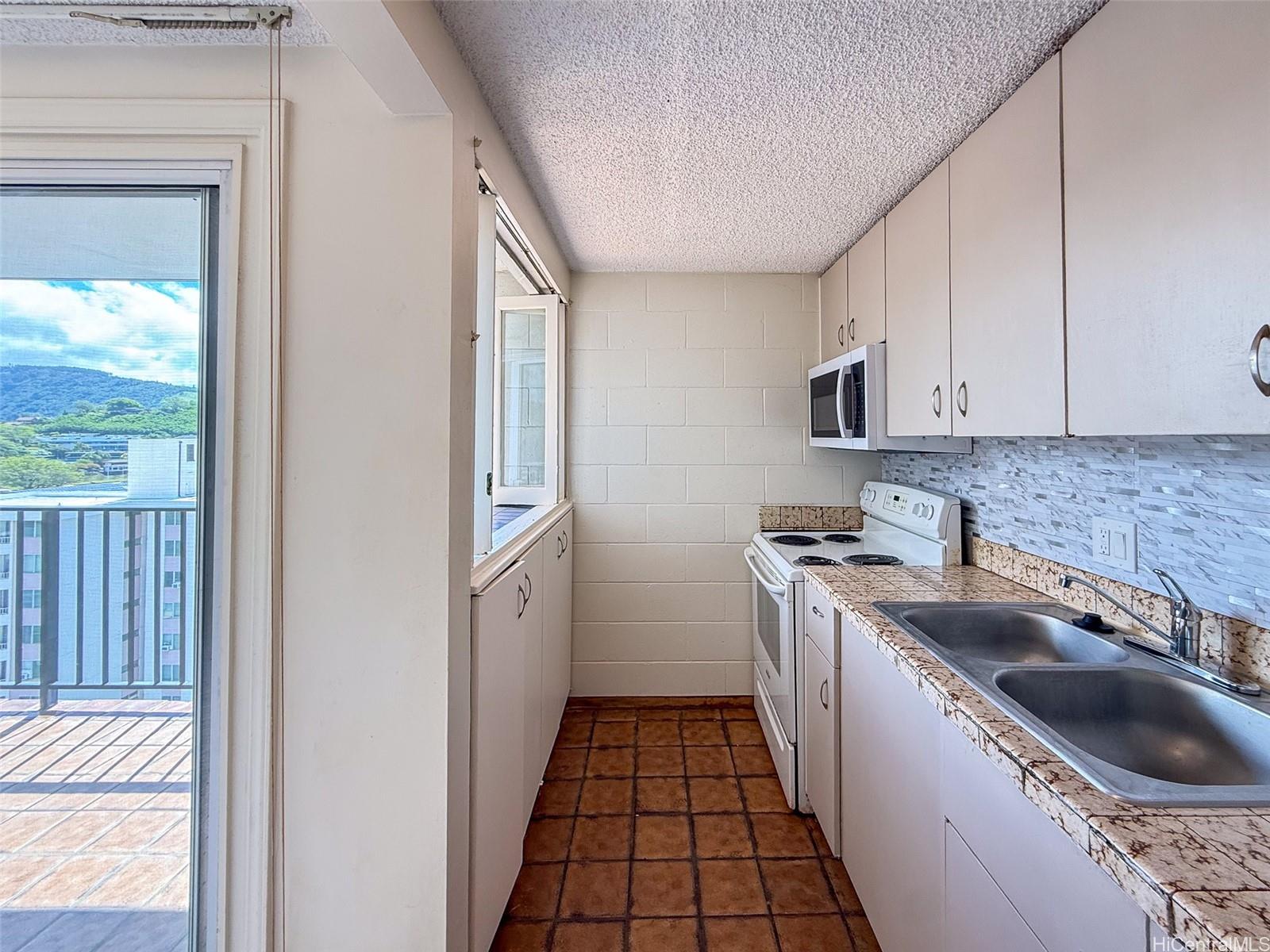 Punahou Royale condo # PH1, Honolulu, Hawaii - photo 10 of 25