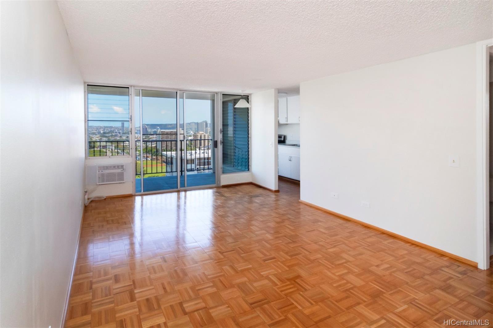 1541 Dominis Street PH7 Honolulu Hawaii Rental Punahou Royale