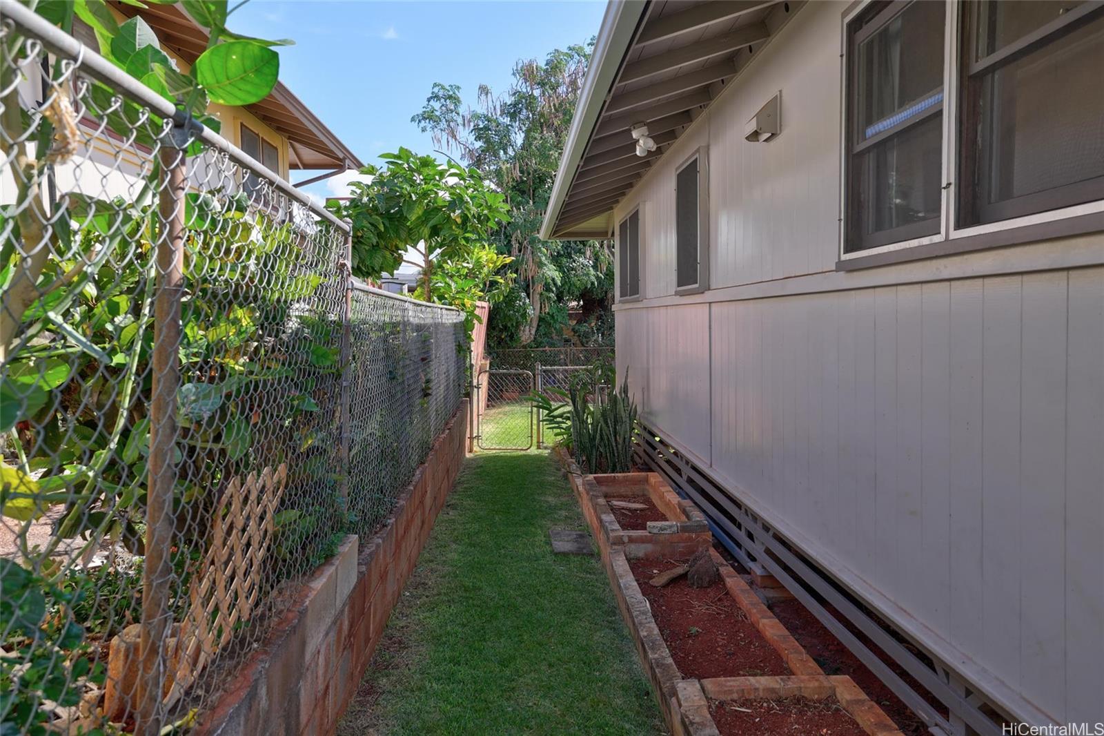 1541  Noelani Street Pearl City-upper, PearlCity home - photo 21 of 25