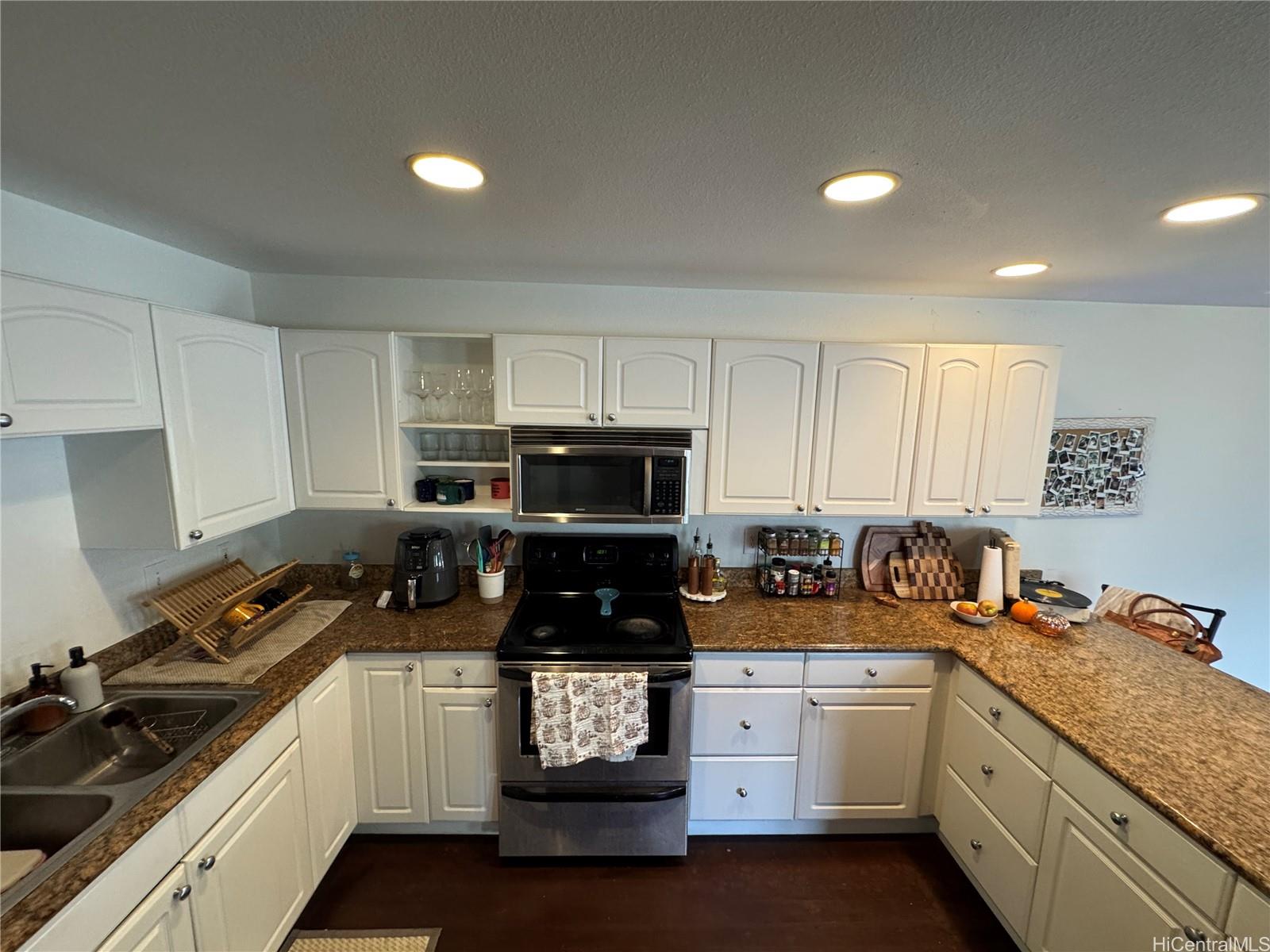 1541  Palolo Ave Palolo, Diamond Head home - photo 4 of 9