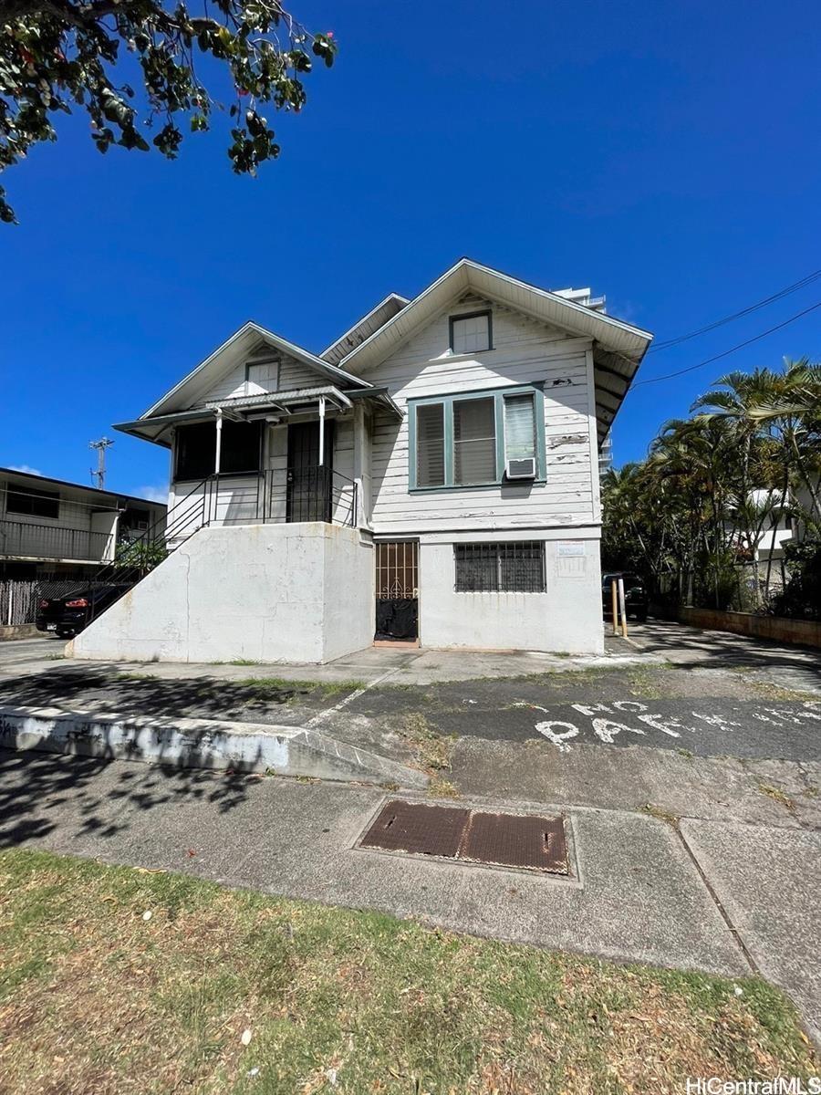 1542 Keeaumoku St Honolulu - Multi-family - photo 3 of 11