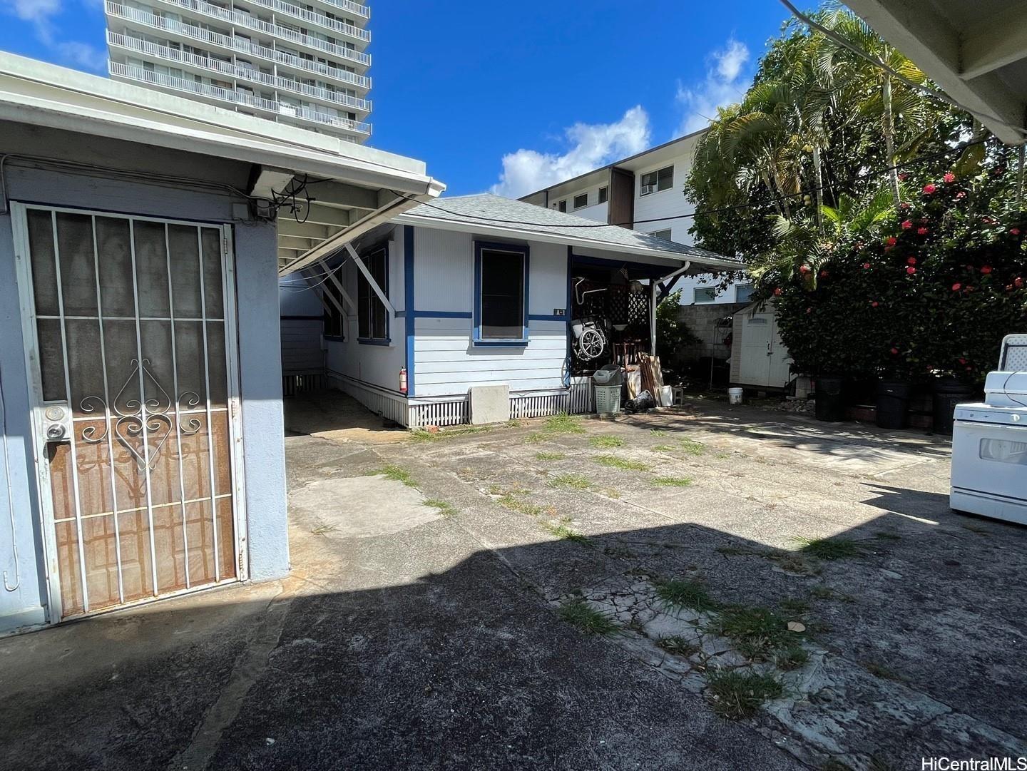 1542 Keeaumoku St Honolulu - Multi-family - photo 7 of 11